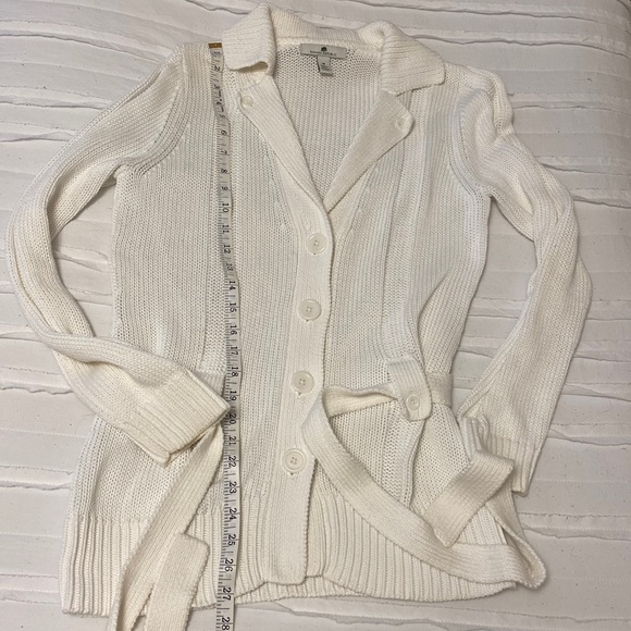 Safari-inspired, white organic cotton Banana Republic cardigan - Picture 8 of 8